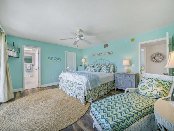 Anna Maria 4 Bedroom Pool House Walk to Beach